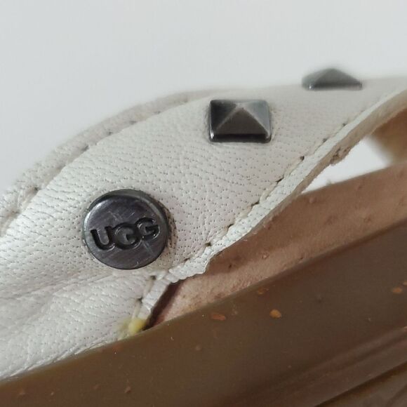 UGG Sadie Studded White Leather Thong Sandals Women's Size 8.5 - Picture 8 of 10